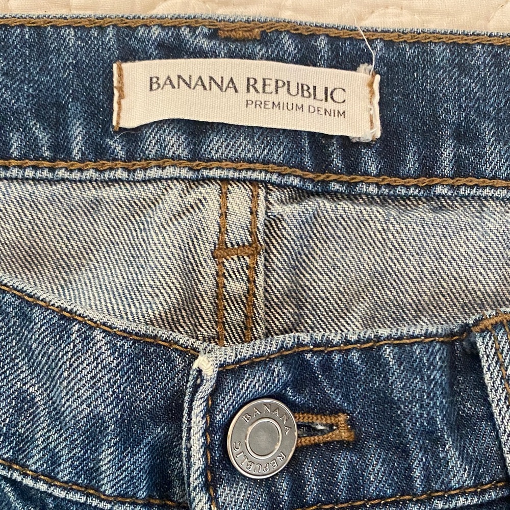 Banana Republic Faded Blue Denim Cropped Flare Jeans - Picture 3 of 8